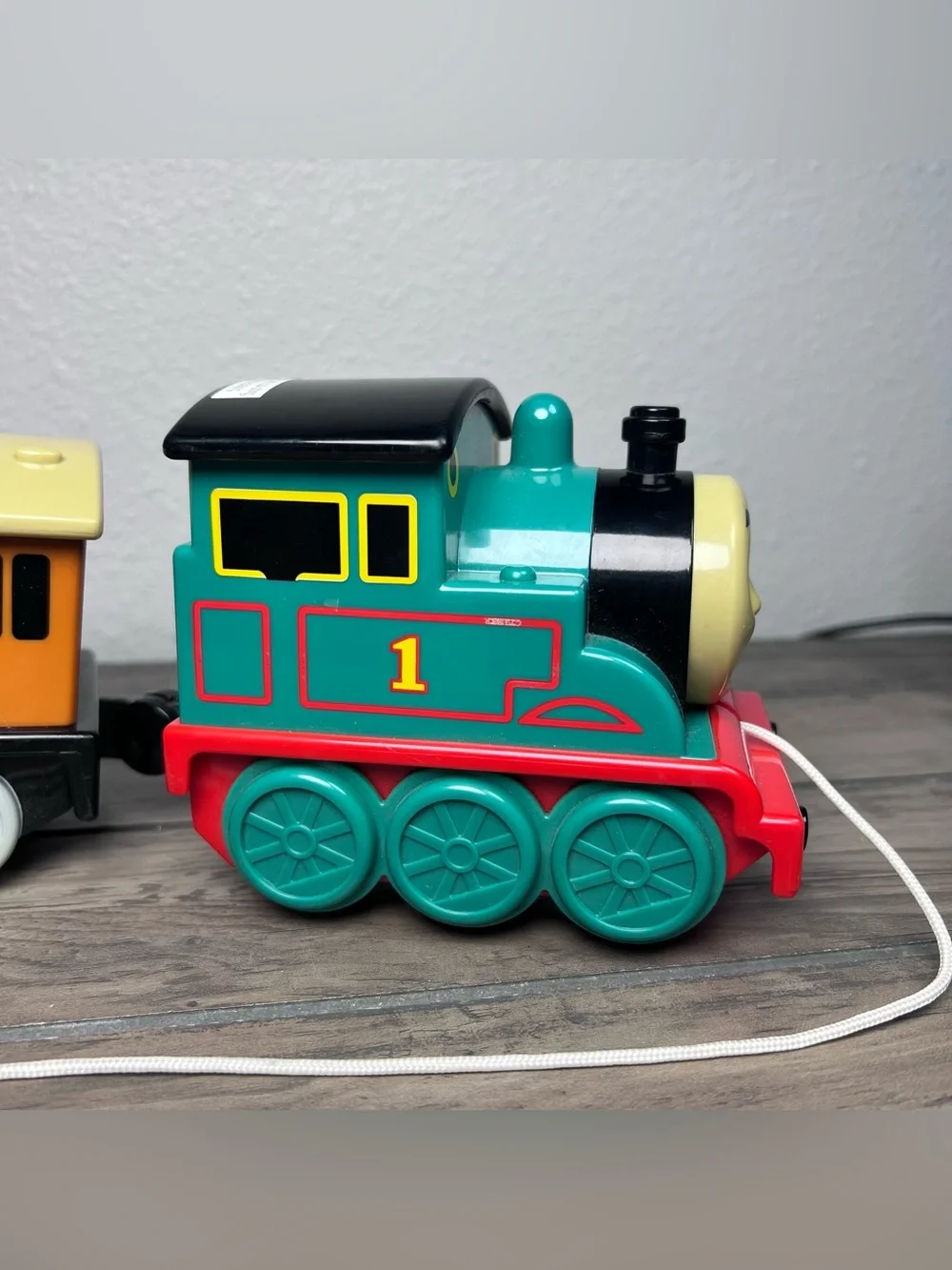Vintage‎ 1998 TOMY Thomas & Friends Pull-Along Train Toy Set Annie Clarabel